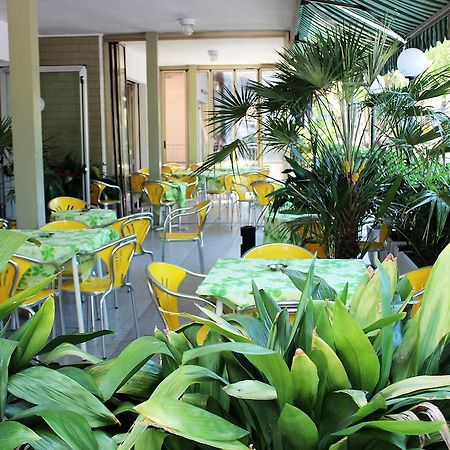 Hotel Leda Rimini Bagian luar foto