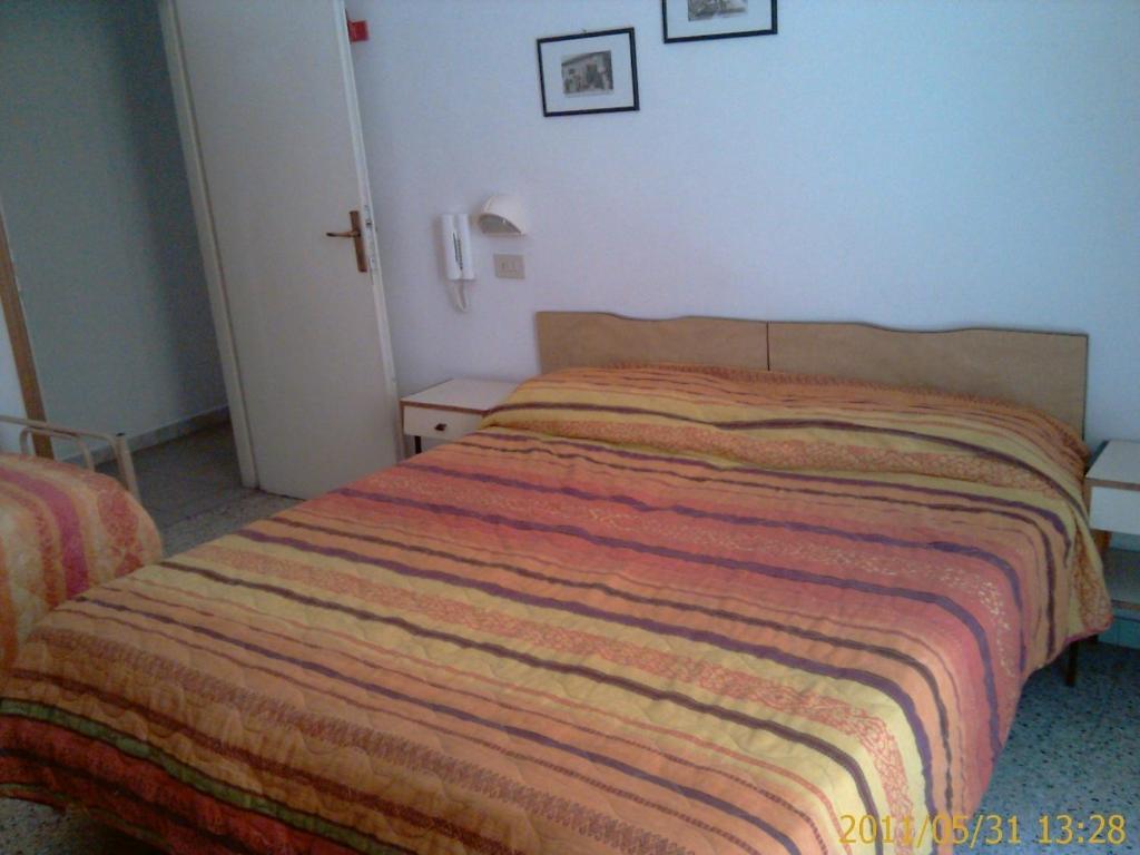 Hotel Leda Rimini Bagian luar foto