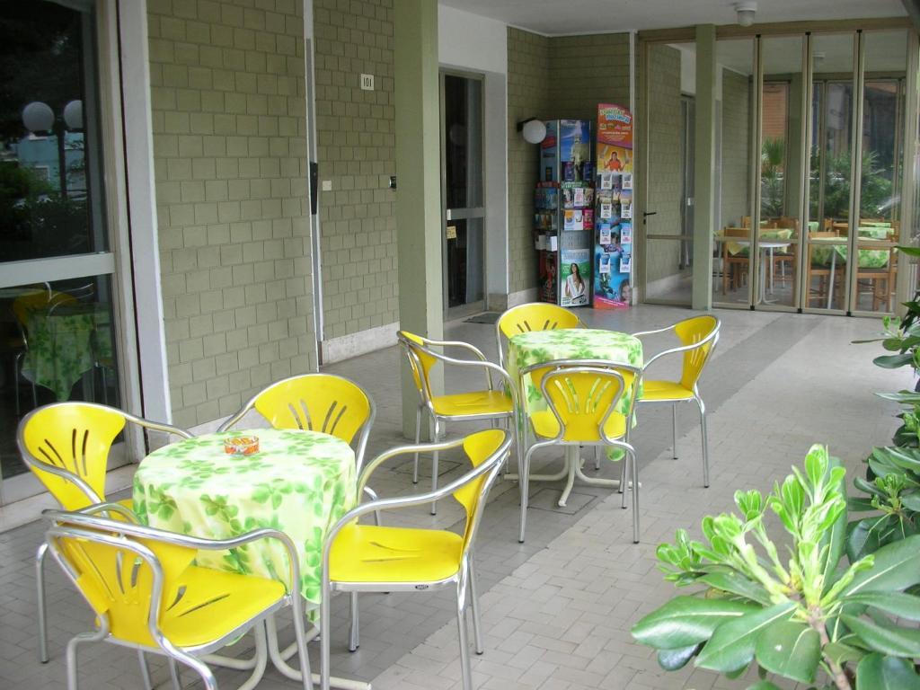 Hotel Leda Rimini Bagian luar foto