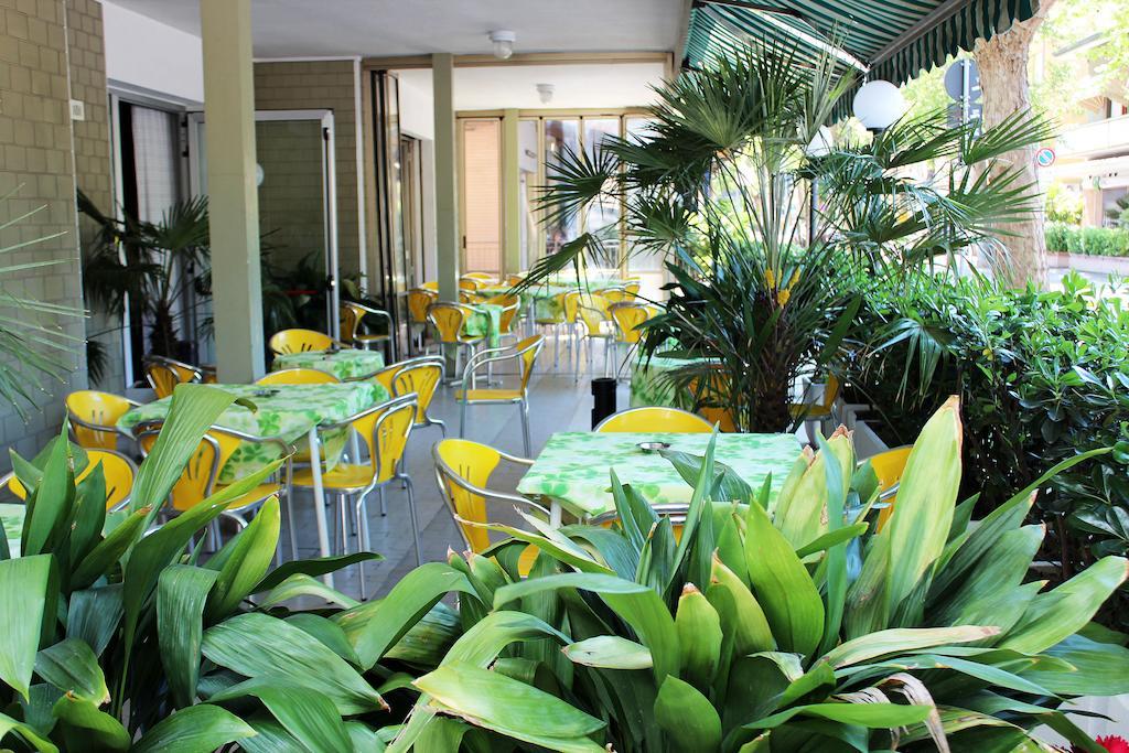 Hotel Leda Rimini Bagian luar foto