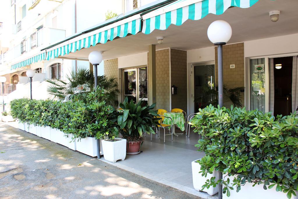 Hotel Leda Rimini Bagian luar foto